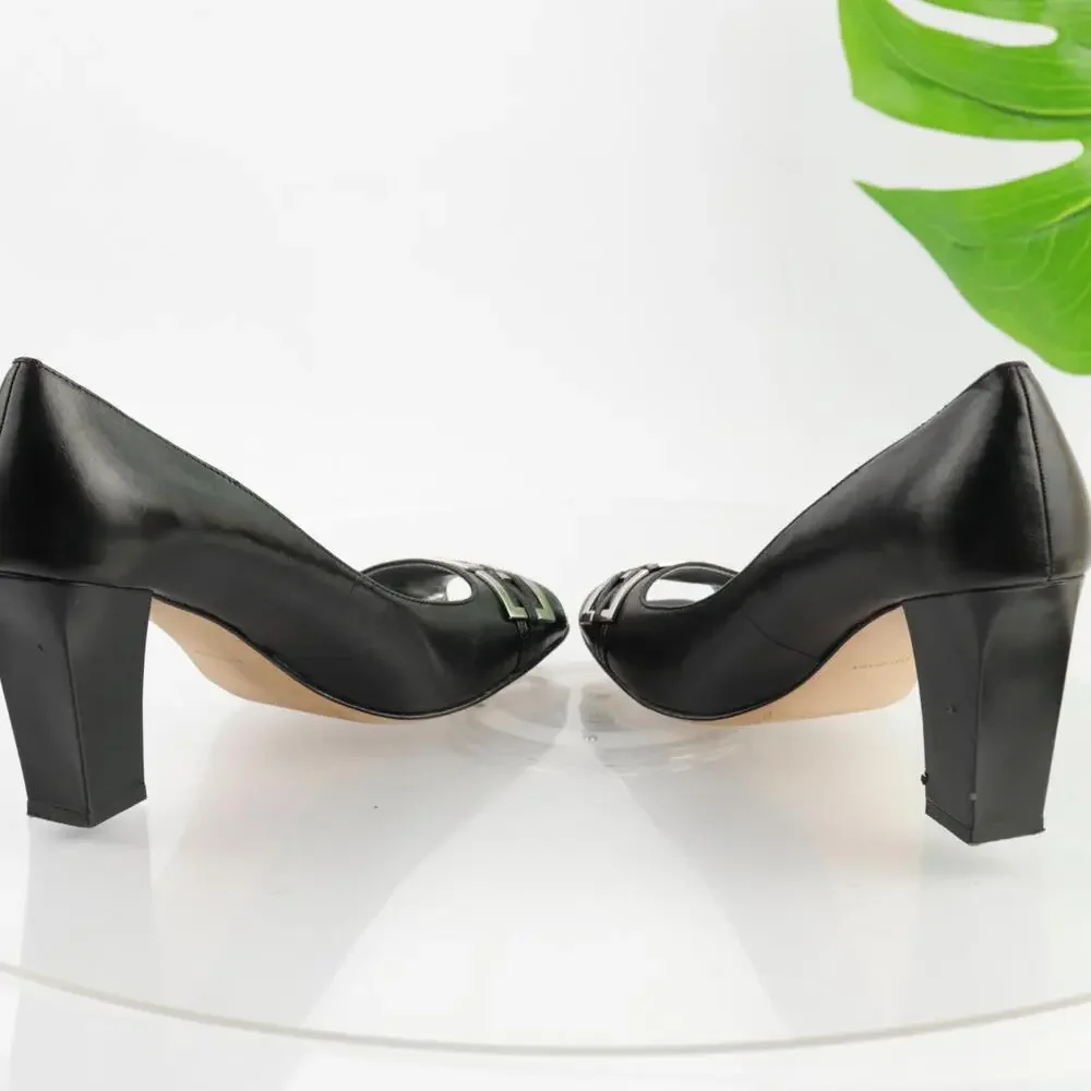 Tahari Womens Bennett Pump Size 9.5 Black Leather Block Heel Peep Toe Chain Shoe